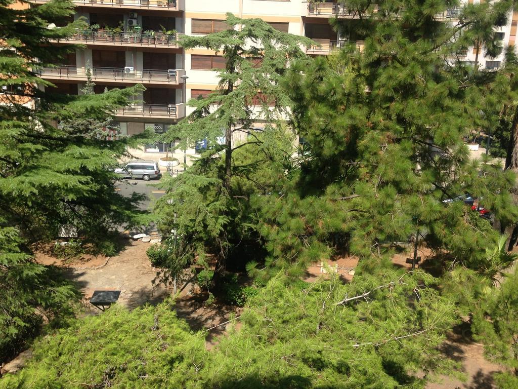 B&B Al Giardino Inglese Palermo Bagian luar foto
